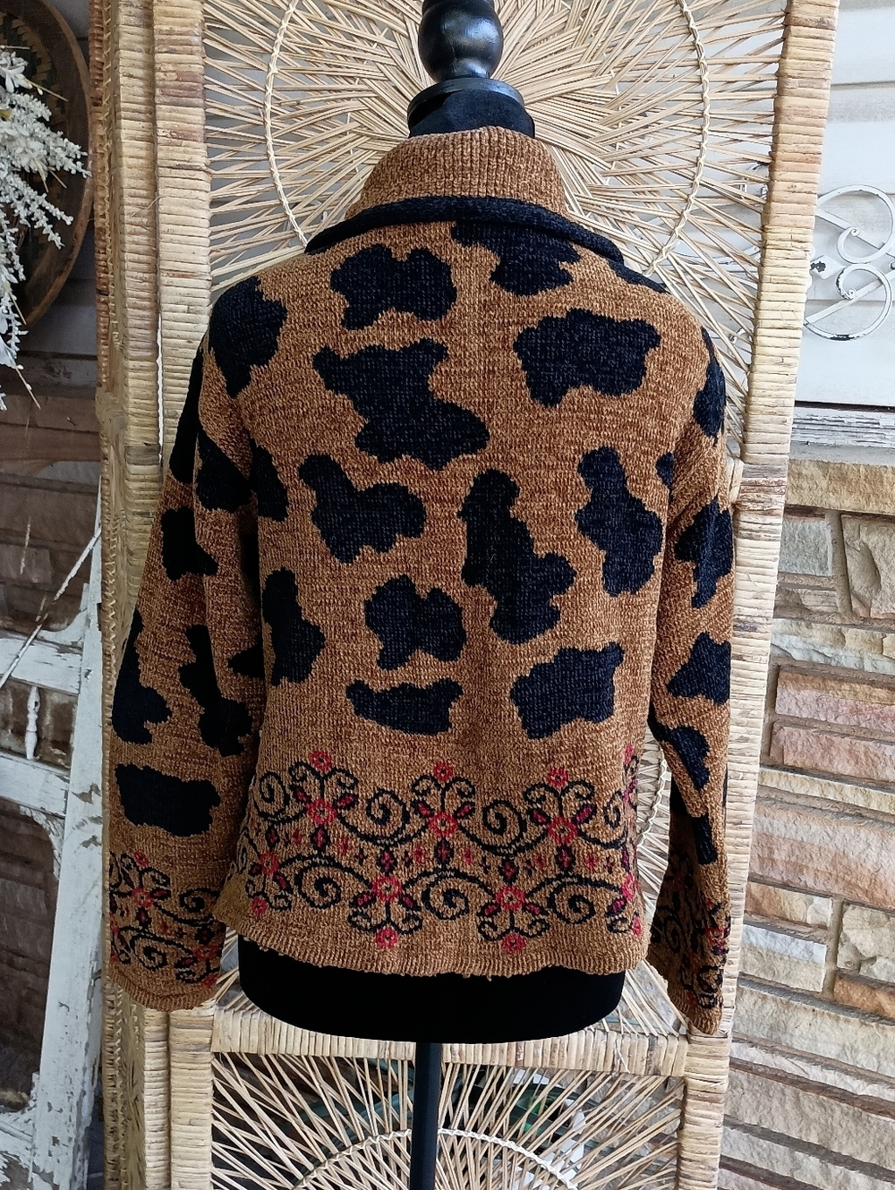 Tsunami Brown and Black Cow Patterned Women's Cardigan Sweater_M - Picture 5 of 8